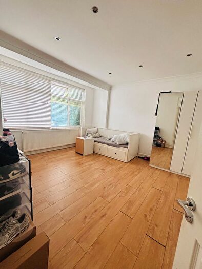 Studio To Rent In Darcy Road, London, SW16