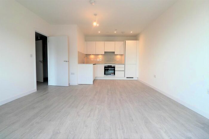 1 Bedroom Flat To Rent In Forastero House, Hayes Village, UB3