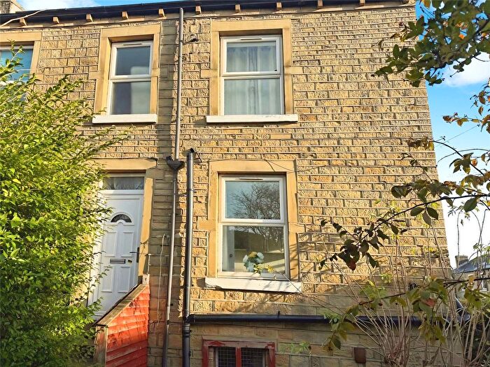 2 Bedroom End Terrace House To Rent In Scholes Road, Birkby, Huddersfield, HD2