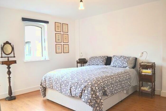 2 Bedroom Flat To Rent In Mill Street, London Bridge, London, SE1