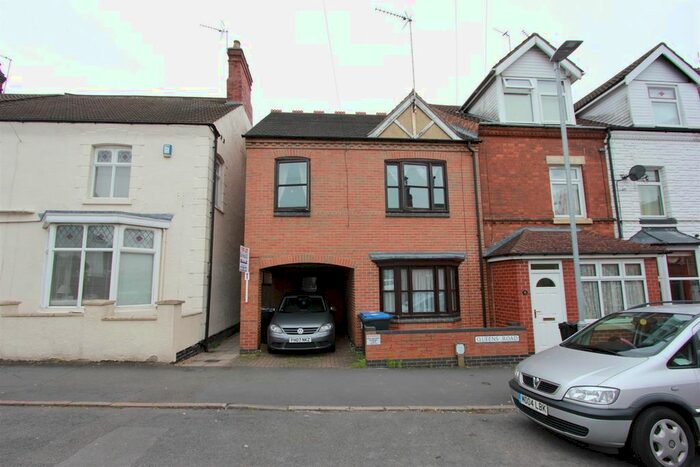 2 Bedroom Flat To Rent In Queens Road, Hinckley, Leicestershire, LE10