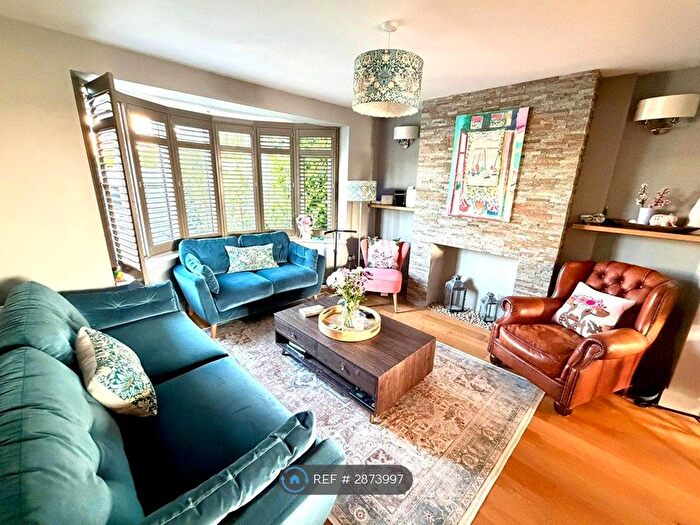 5 Bedroom Semi-Detached House To Rent In Roundwood View, Banstead, SM7