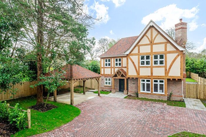 4 Bedroom Detached House For Sale In Highercombe Road, Haslemere, Surrey, GU27