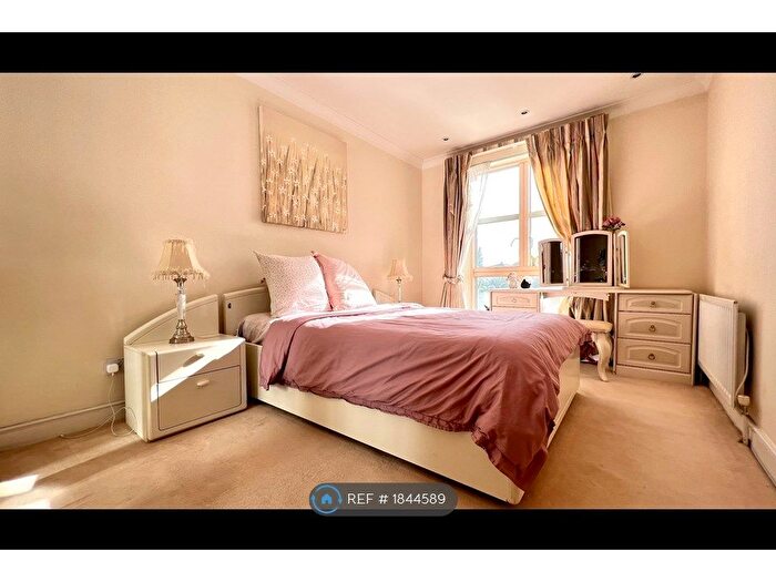 1 Bedroom Flat To Rent In King Henrys Reach, London, W6