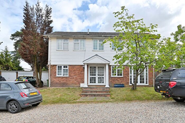 3 Bedroom Terraced House To Rent In Bushey, Watford, WD19