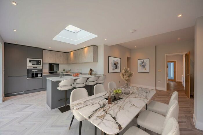 5 Bedroom Detached House For Sale In Fair Oak Road, Bishopstoke, Eastleigh, SO50