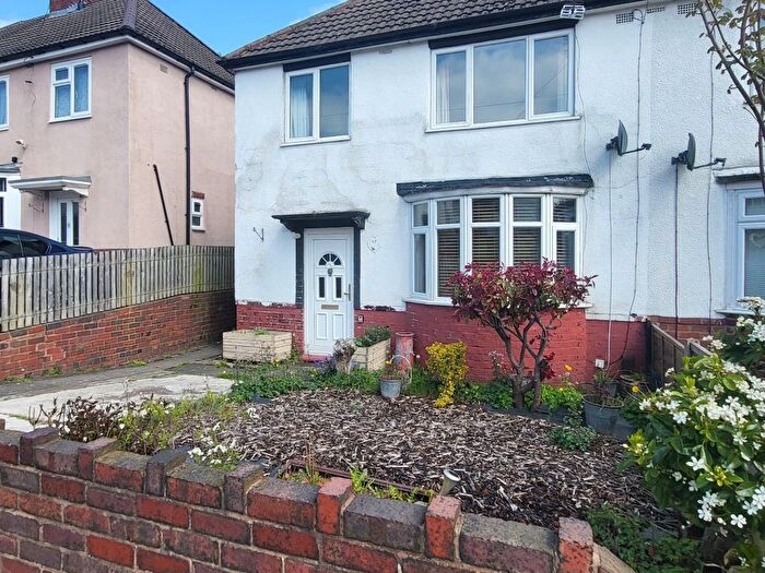 3 Bedroom Semi-Detached House To Rent In Cromwell Drive, Dudley, DY2