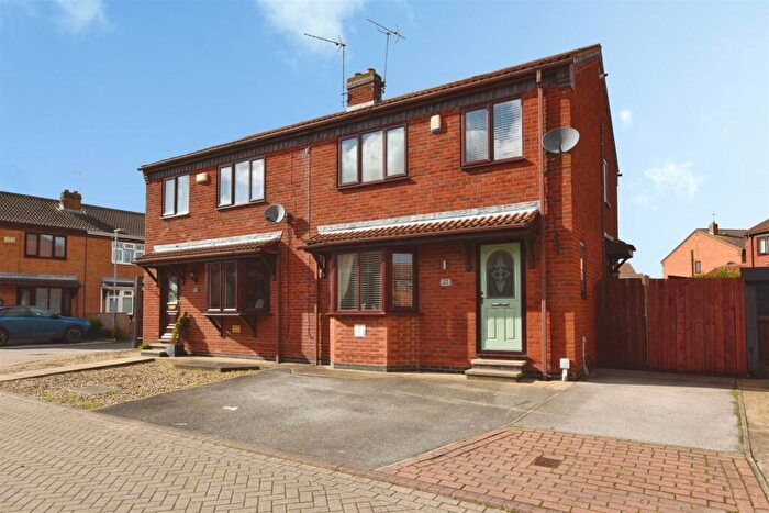 3 Bedroom Semi-Detached House For Sale In Skeckling Close, Burstwick, HU12