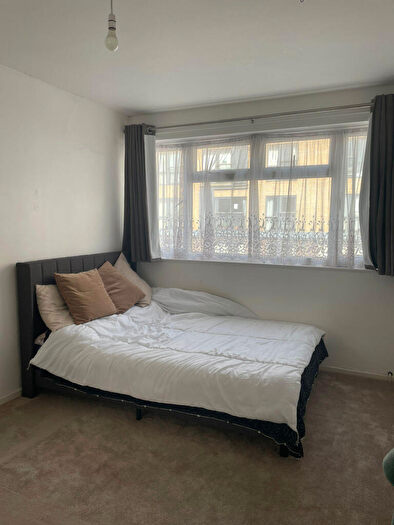 1 Bedroom Terraced House To Rent In West Arbour Street, London, E1