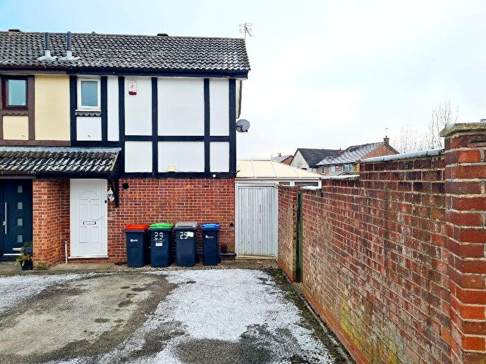 2 Bedroom Semi-Detached House To Rent In Fircroft Drive, Hucknall, NG15