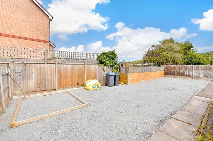1 Bedroom End Of Terrace House For Sale In Roman Close, Deal, Kent, CT14
