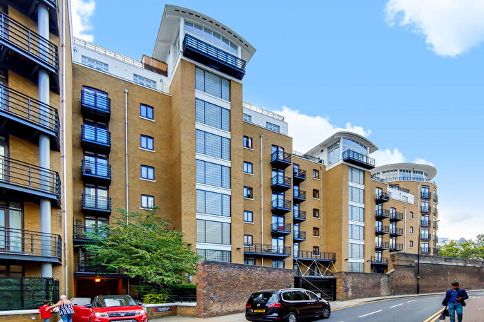 2 Bedroom Apartment To Rent In Star Place, St Katharine Docks, E1W