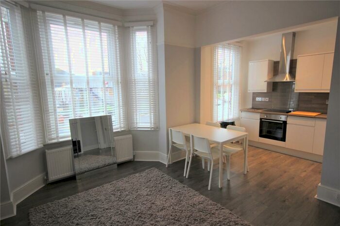 1 Bedroom Apartment To Rent In Bounds Green Road, London, N11