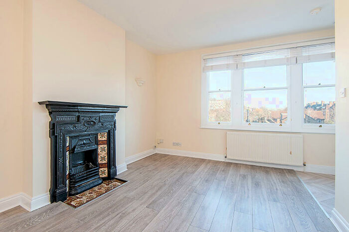 2 Bedroom Flat To Rent In South End Road, Hampstead, NW3