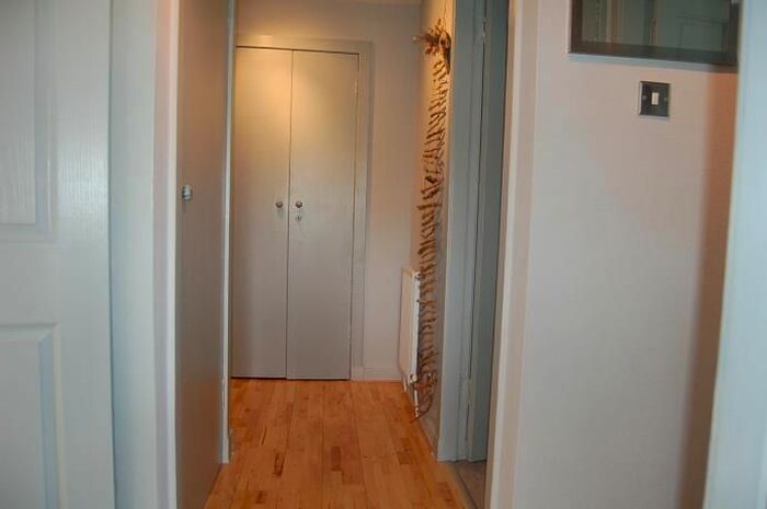 1 Bedroom Flat To Rent In Hoseason Gardens, Edinburgh, EH4