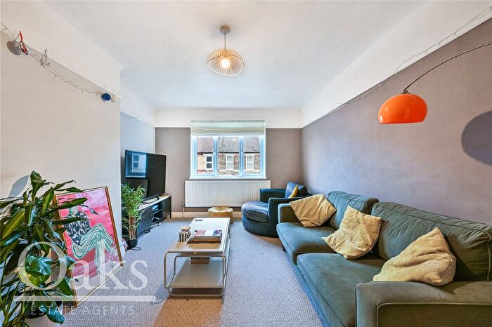 2 Bedroom Flat For Sale In Stanger Road, South Norwood, SE25