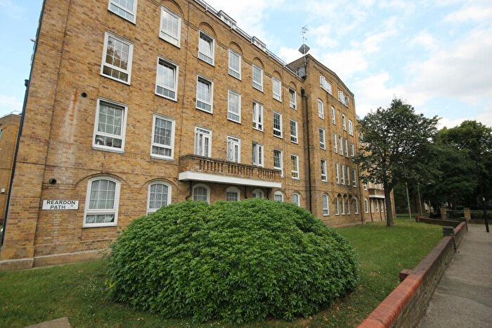 1 Bedroom Flat To Rent In Beechey House, Watts Street, Wapping, E1W