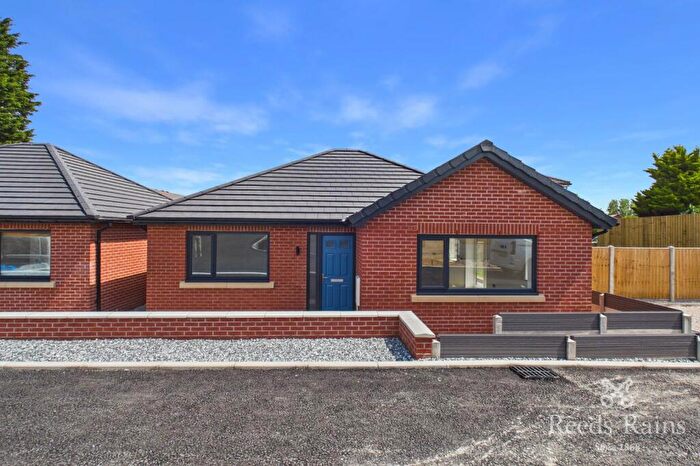 2 Bedroom Bungalow For Sale In Common Edge Road, Blackpool, Lancashire, FY4