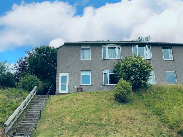 3 Bedroom Apartment To Rent In Montford Avenue, Kings Park, Glasgow, G44