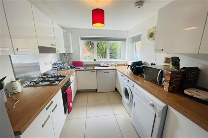 6 Bedroom Terraced House To Rent In Montpelier Road, NG7