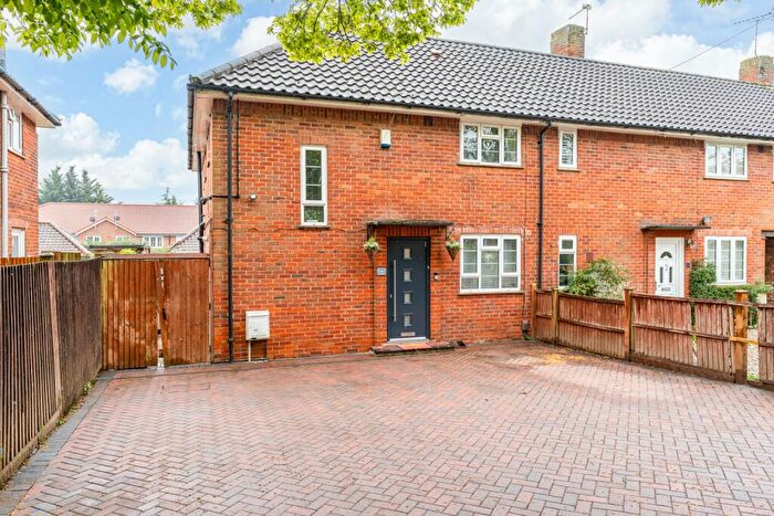 4 Bedroom End Of Terrace House For Sale In Longlands Road, Welwyn Garden City, Hertfordshire, AL7