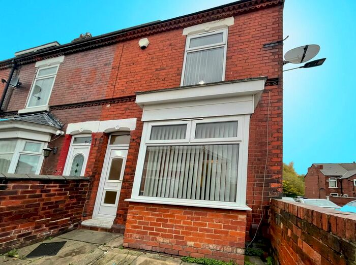 2 Bedroom End Of Terrace House To Rent In Littlemoor Lane, Balby, Doncaster, DN4