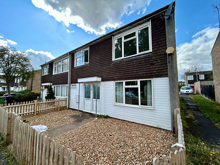 3 Bedroom House To Rent In Queensway, Wellingborough, NN8