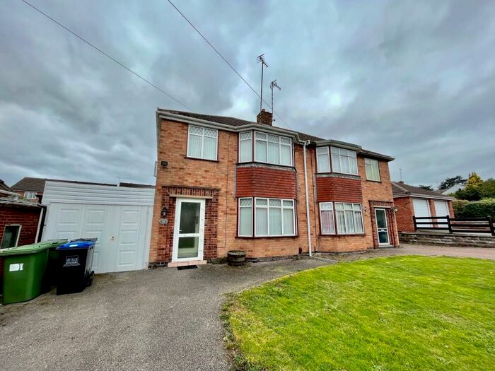 3 Bedroom House To Rent In Canon Young Road, Whitnash, CV31