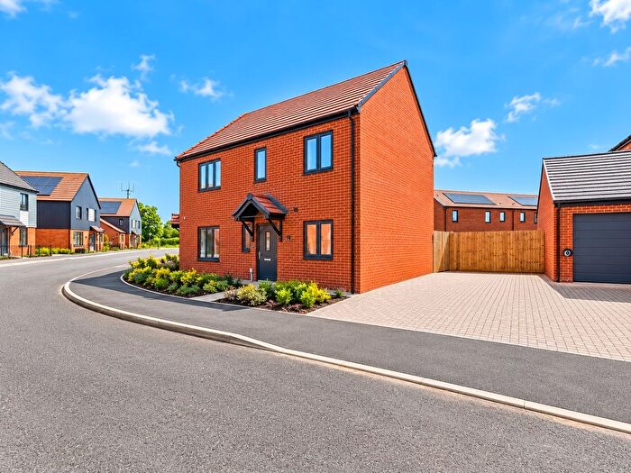 3 Bedroom Semi-Detached House For Sale In Peacock Drive, Bradwell, Great Yarmouth, NR31