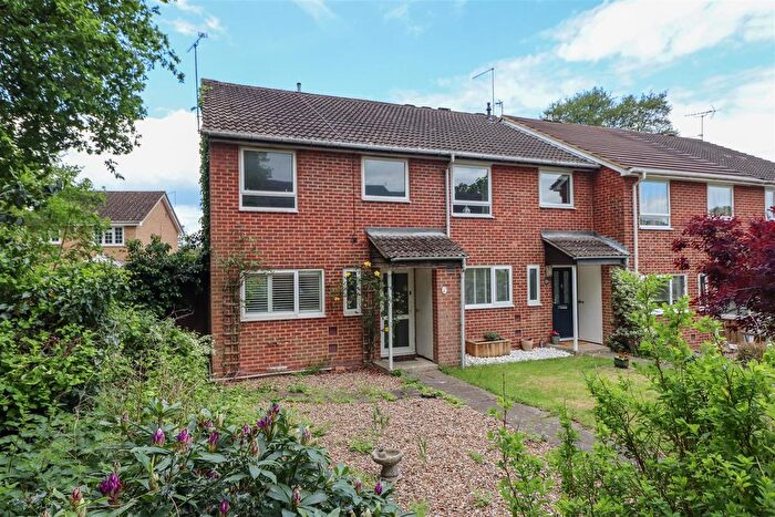 4 Bedroom End Terrace House For Sale In Badgers Close, Horsham, RH12