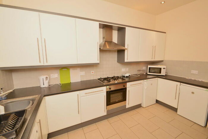 6 Bedroom Detached House To Rent In Mauldeth Road, Fallowfield, Manchester, M14