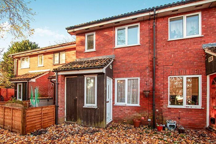 1 Bedroom Terraced House To Rent In Dart Road, Farnborough, GU14