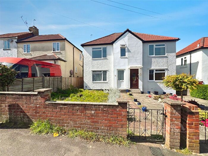 3 Bedroom Semi-Detached House For Sale In Belle Vue Road, Aldershot, Hampshire, GU12