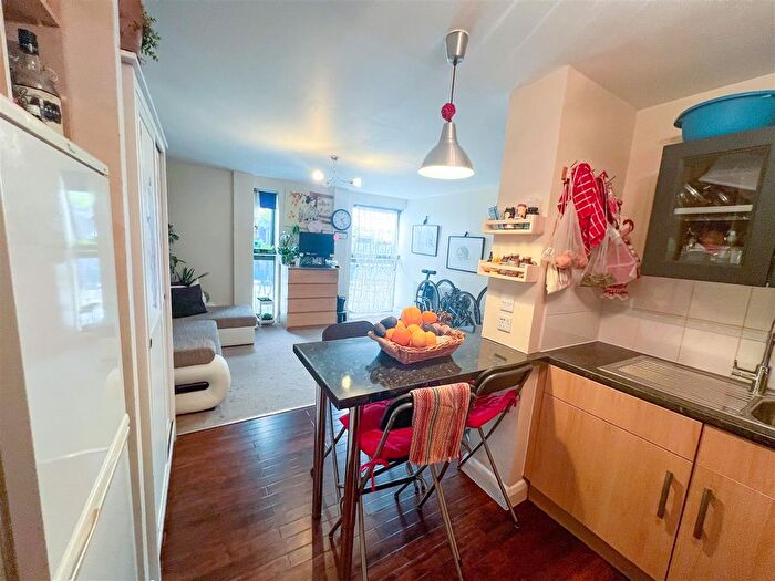 1 Bedroom Flat For Sale In London Road, Croydon, CR0