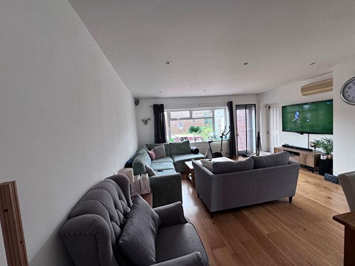 3 Bedroom Bungalow To Rent In Honey Lane, Waltham Abbey, EN9