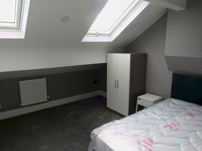 5 Bedroom Terraced House To Rent In Stamford Street, Kensington, L7