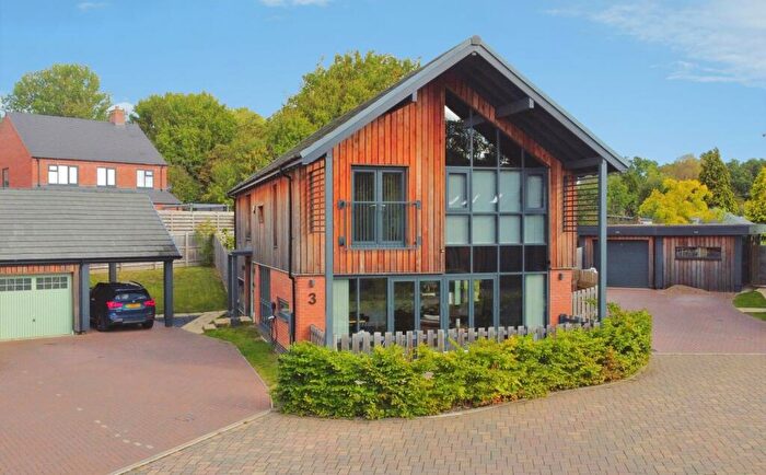 5 Bedroom Detached House For Sale In Stone Row Place, Moira, DE12