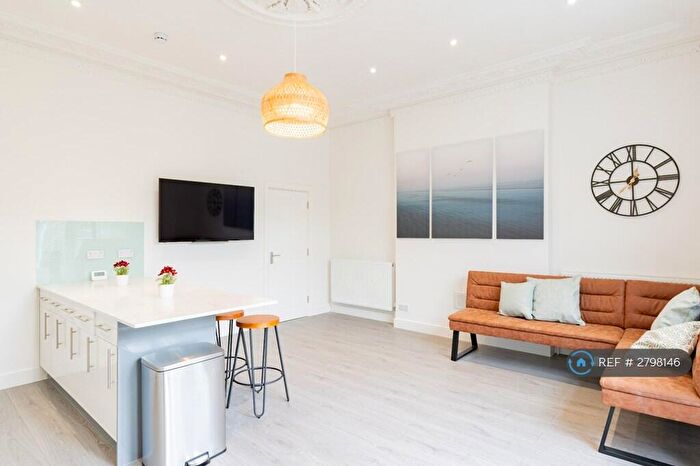 5 Bedroom Flat To Rent In Clifton Park Road, Bristol, BS8