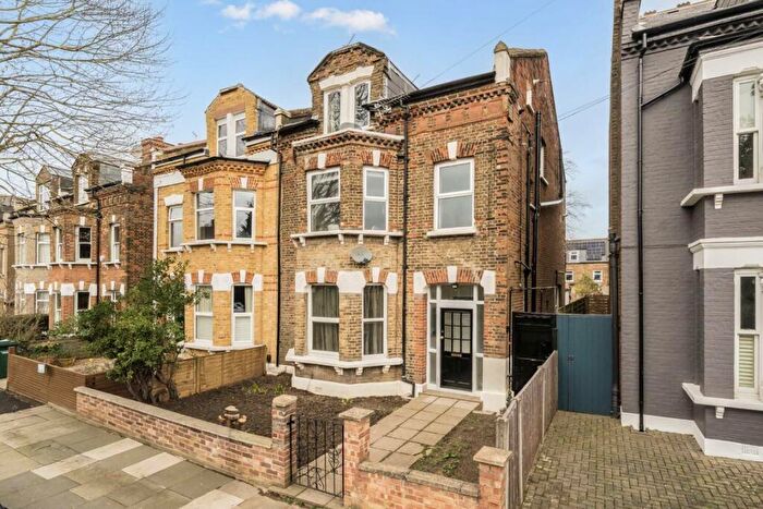 1 Bedroom Flat To Rent In Lichfield Grove, London, N3