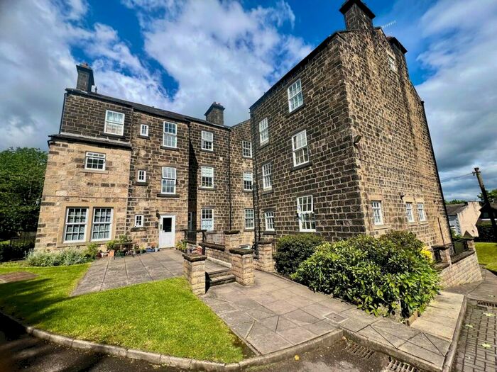 2 Bedroom Flat To Rent In Crossbeck Road, Ilkley, West Yorkshire, LS29