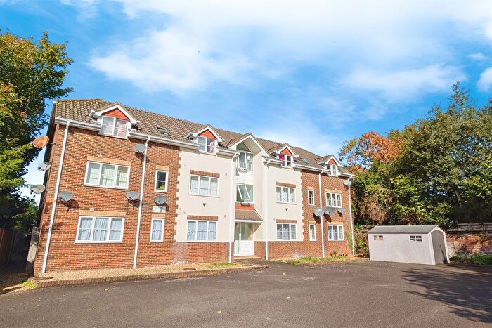 1 Bedroom Flat To Rent In Millbrook Road East, Southampton, SO15