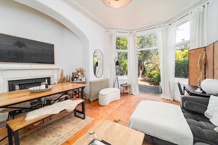 3 Bedroom Flat For Sale In Rosebery Gardens, Crouch End, N8