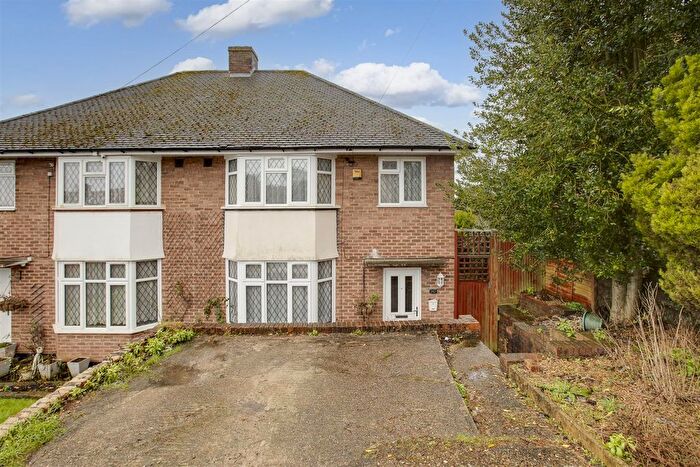 3 Bedroom Semi-Detached House For Sale In Whitelands Road, High Wycombe, HP12