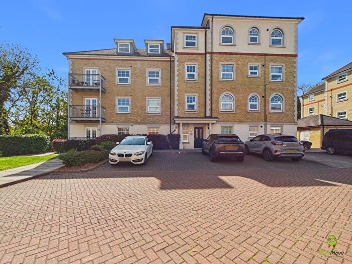 2 Bedroom Flat For Sale In Weir Road, Bexley, Kent, DA5