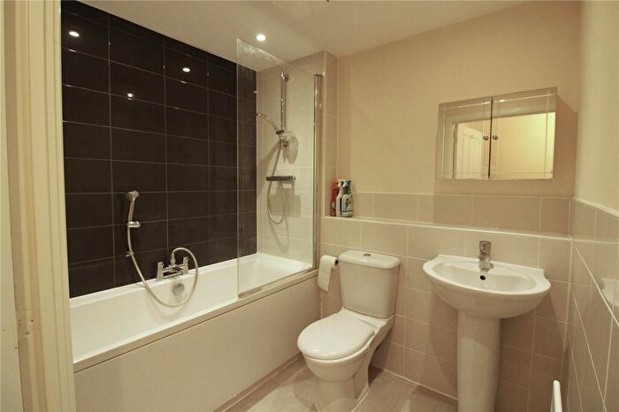 2 Bedroom Apartment To Rent In Hansen Gardens, Hedge End, Southampton, Hampshire, SO30