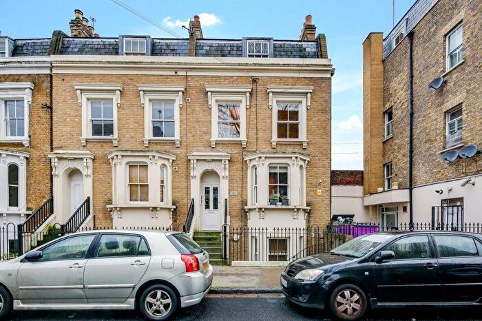 1 Bedroom Flat To Rent In Hamlet Court, A Tomlins Grove, Bow, London, E3