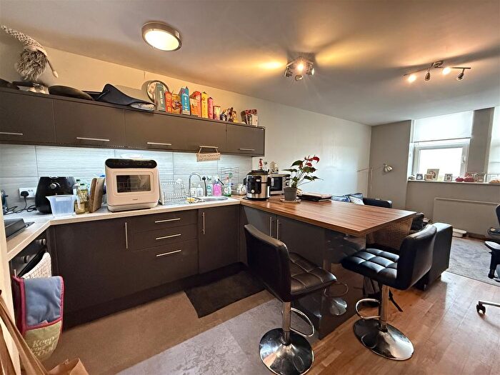 2 Bedroom Flat To Rent In Ackroyd Street, Morley, Leeds, LS27