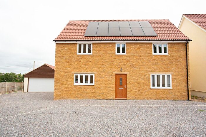 4 Bedroom Property For Sale In Old Farm Close, Merriott, TA16