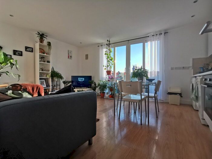 1 Bedroom Flat To Rent In High Road, London, NW10