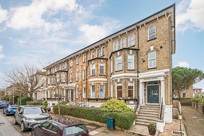 2 Bedroom Flat For Sale In Grove Road, Surbiton, KT6